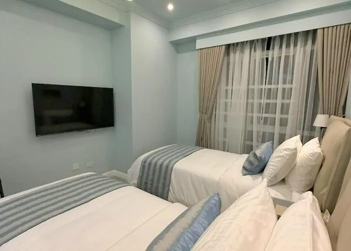 Modern 4br In Bgc Walk To Shangrila And Ascot Apartment *