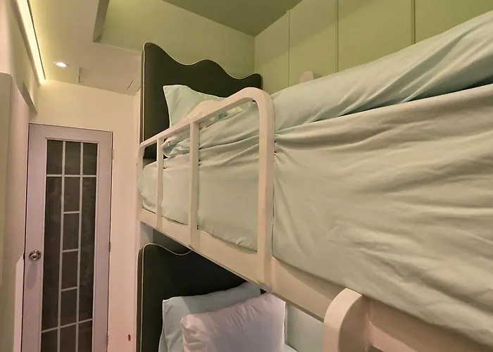 Apartment Modern 4br In Bgc Walk To Shangrila And Ascot
