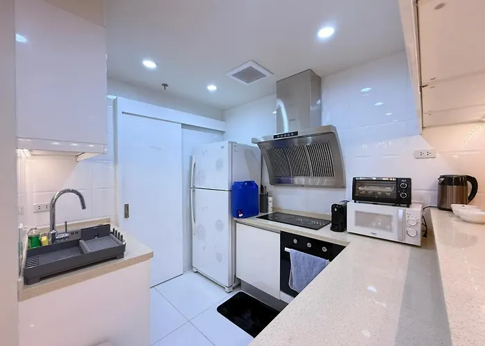 Apartment Modern 4br In Bgc Walk To Shangrila And Ascot Manila